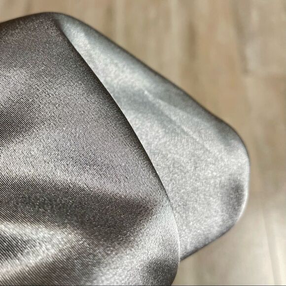 Silver Satin 77” Round Tablecloth 206 - Picture 4 of 7